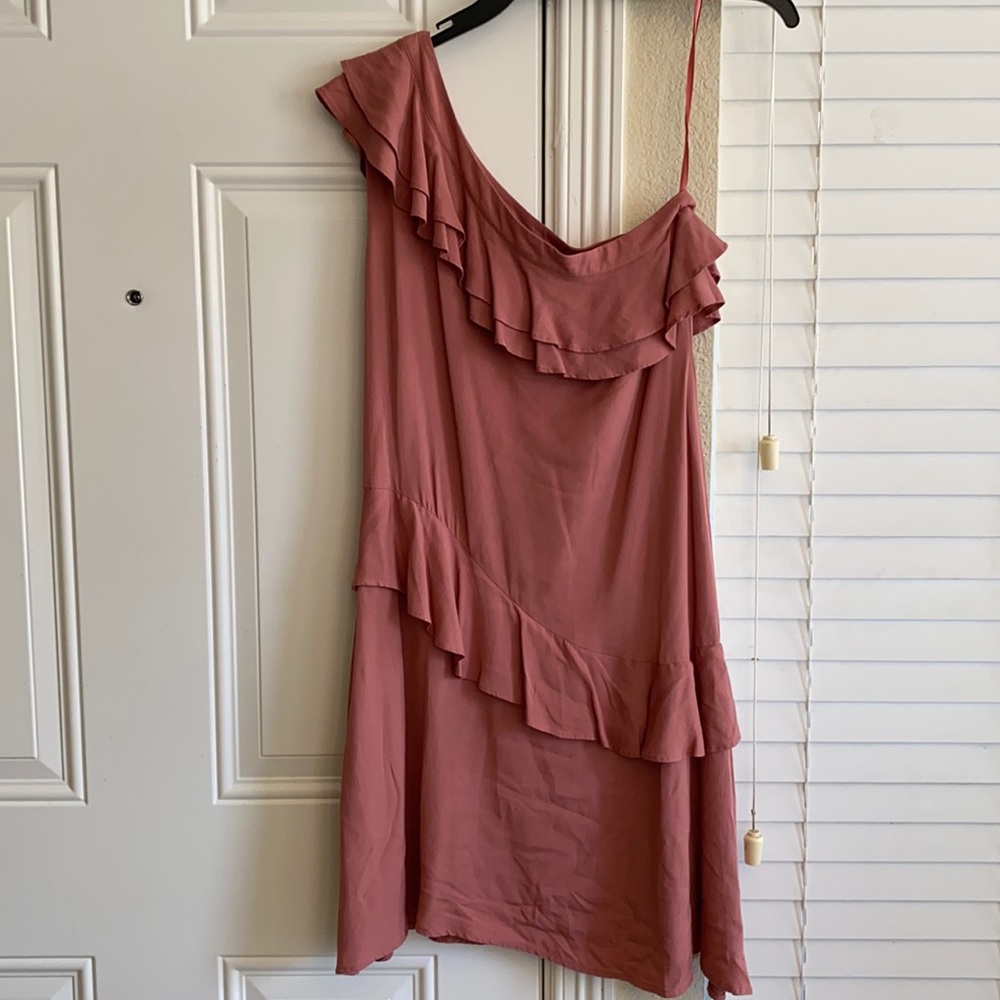 Off the shoulder size 6 Gianni Bini Dress